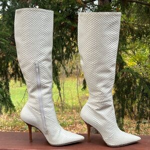 Sexy white cowhide leather stiletto boots in size 7.5